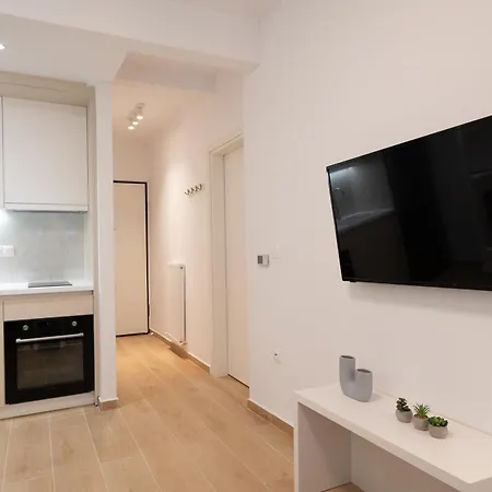 Honey Oak & Cream Patio By Nest Appartement *