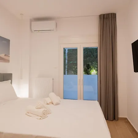 Honey Oak & Cream Patio By Nest Appartement Thessaloniki